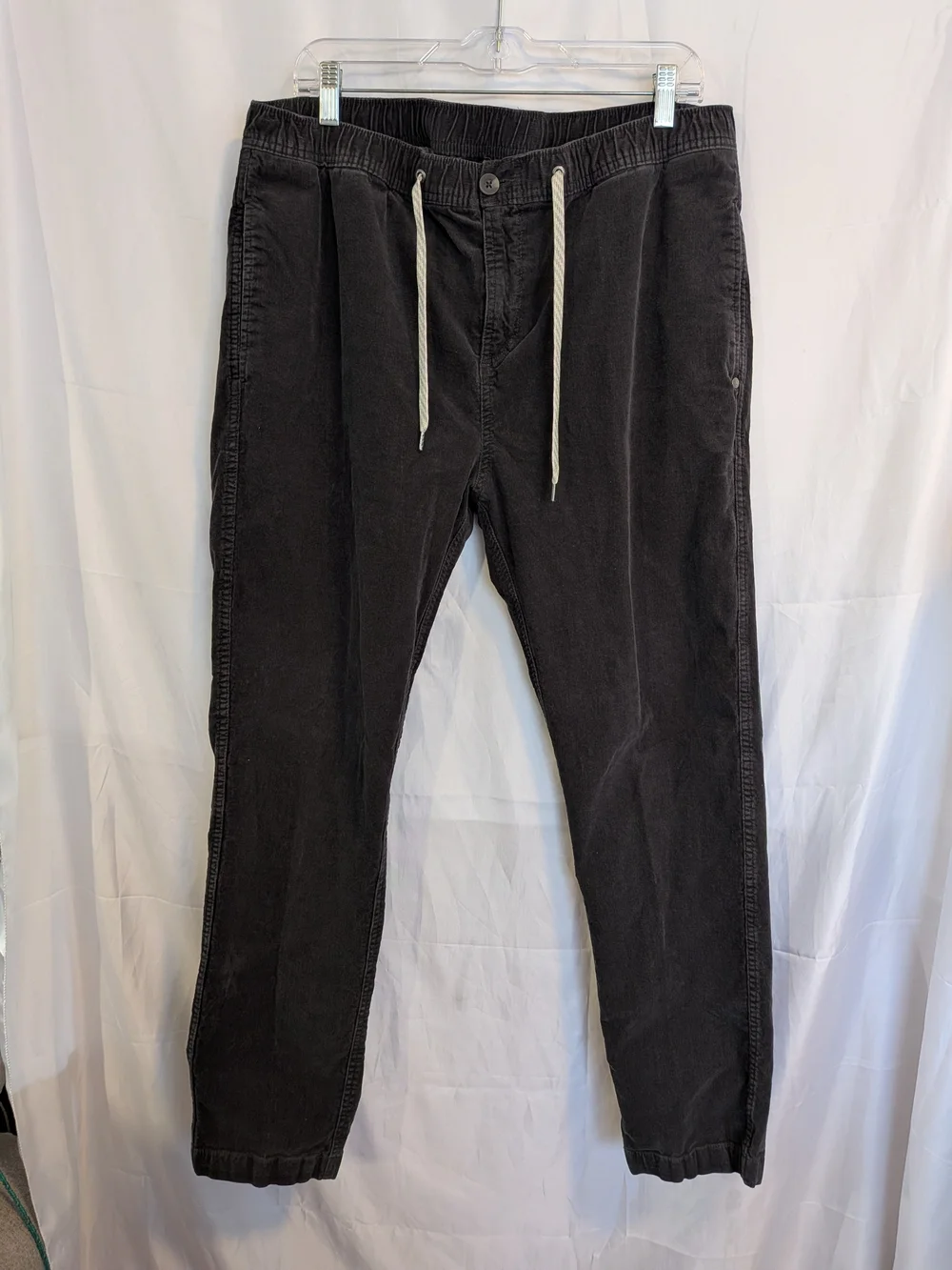 Vuori Men's Optimist Corduroy Pants in charcoal gray Size XXL - Picture 2 of 6